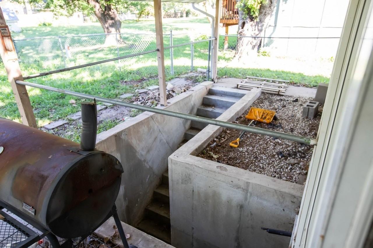 2021 Beck St - Photo 2 of 14