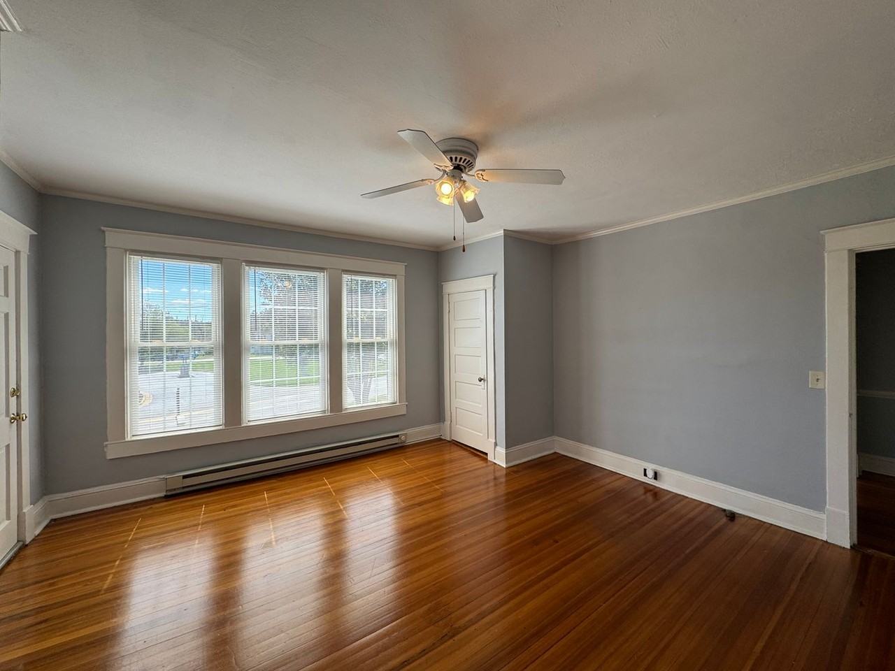 803 N Mecklenburg Ave - Photo 3 of 11