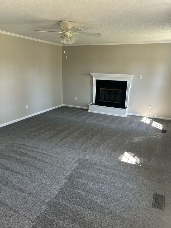 129 Kelly Ct - Photo 2 of 14