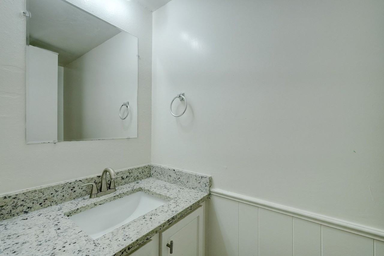 8512 Candlewood Dr - Photo 3 of 37