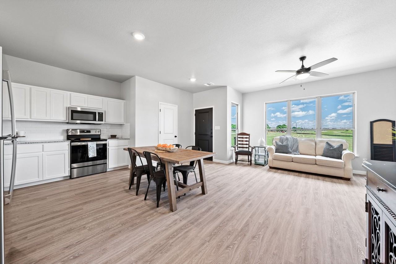 739 Meiomi Dr - Photo 6 of 32