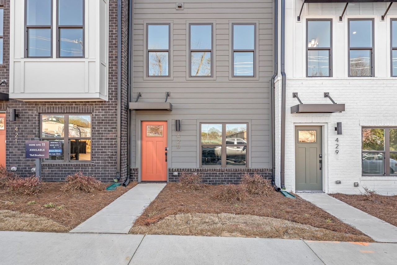425 Blairhill Rd - Photo 3 of 34