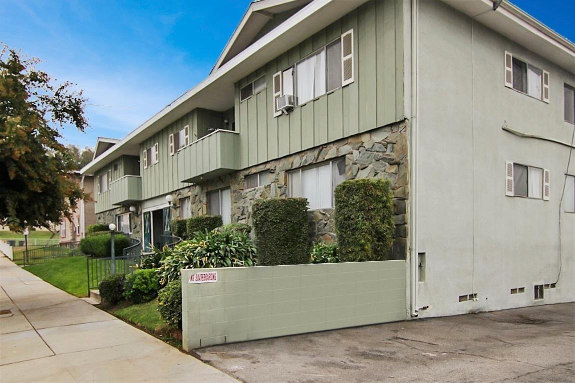 13456 CAMILLA ST - Photo 4 of 44