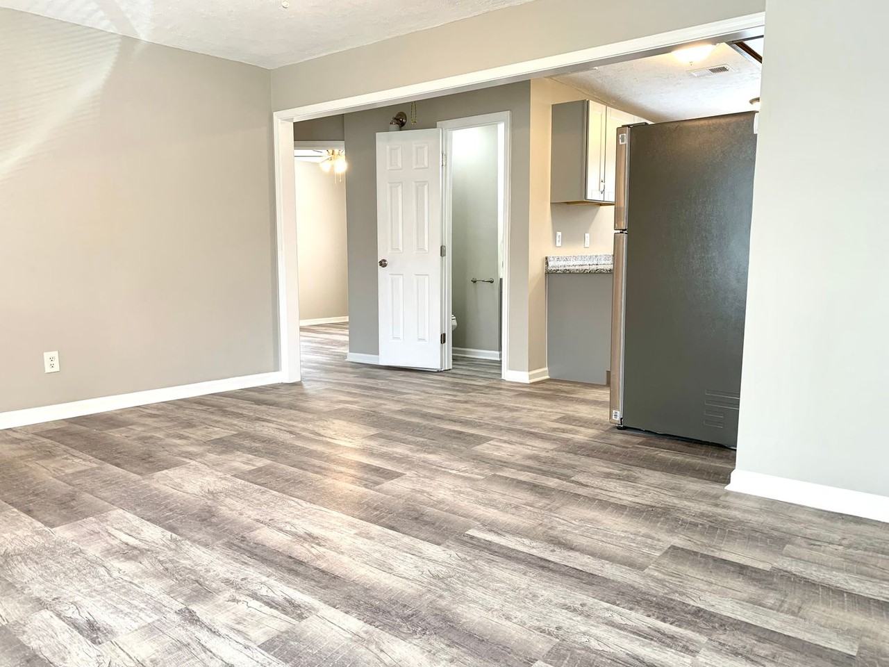 719 Elder St - Photo 3 of 31