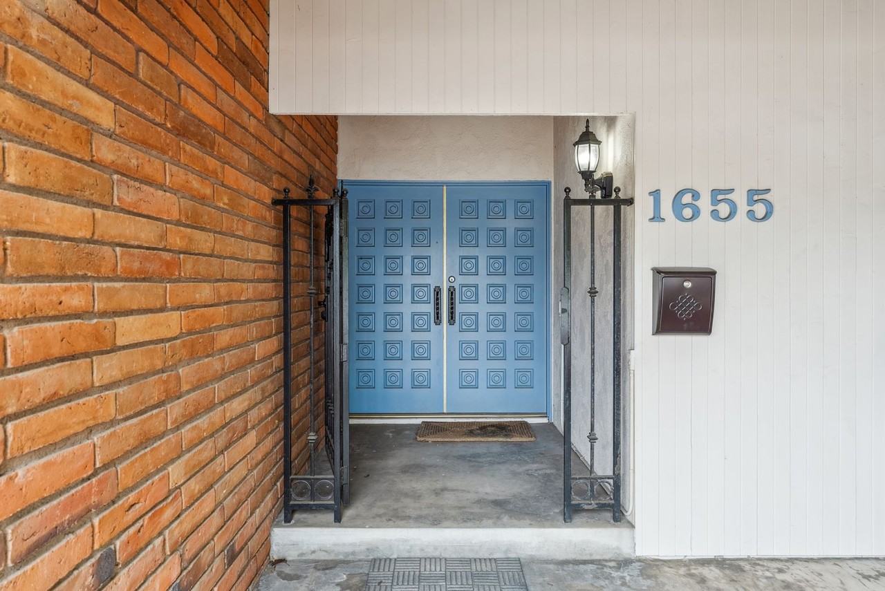 1655 Catalina Ave - Photo 2 of 33