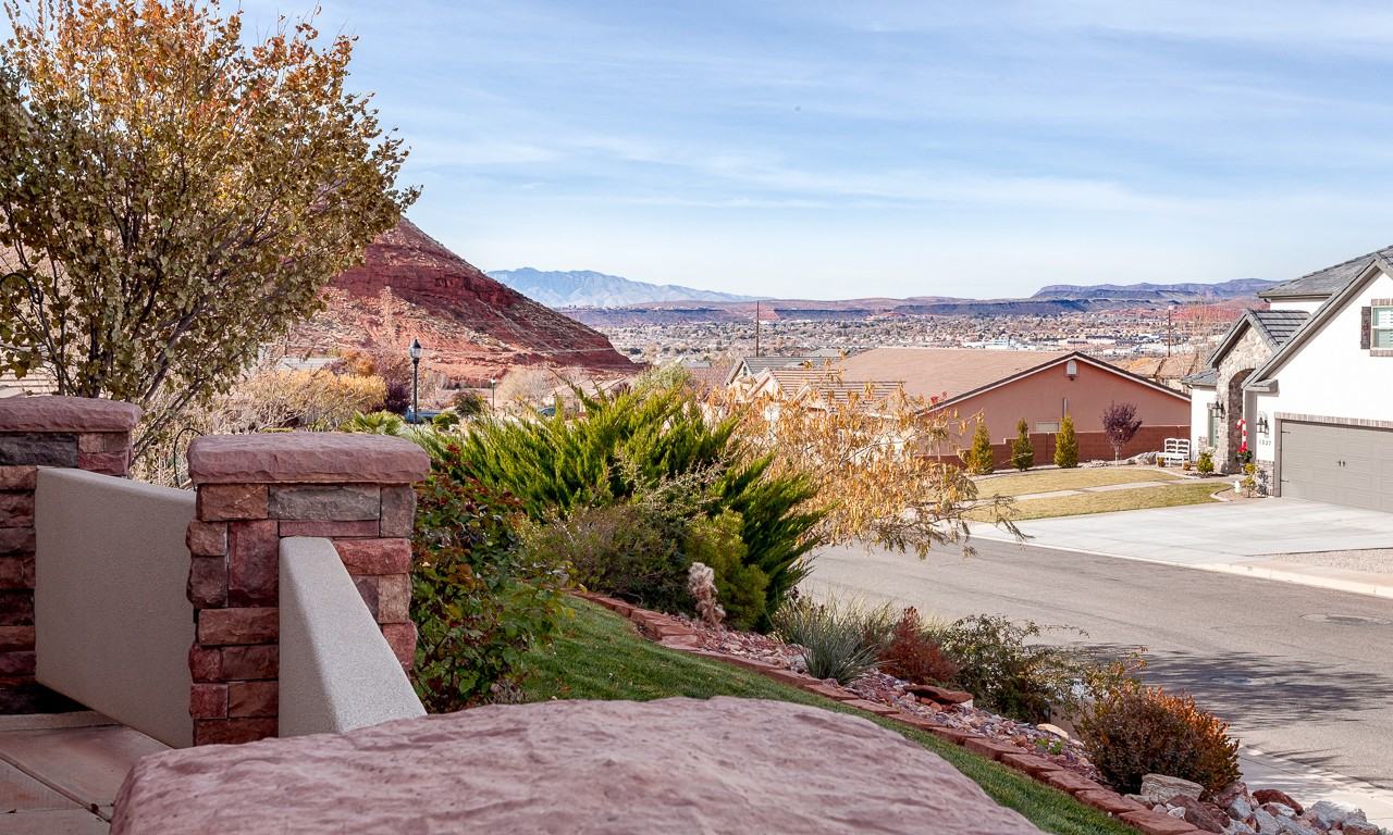 1056 E Silver Falls Dr - Photo 2 of 26