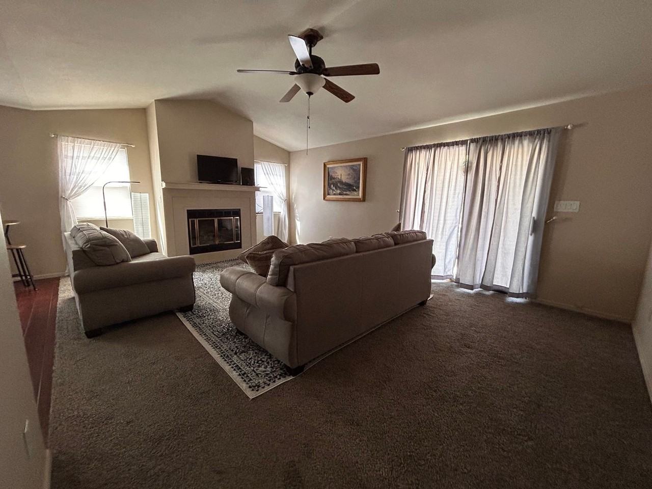 1424 E Brendonwood Rd - Photo 3 of 15