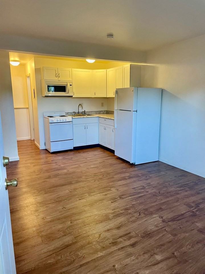 715 Parker Street - Photo 2 of 4
