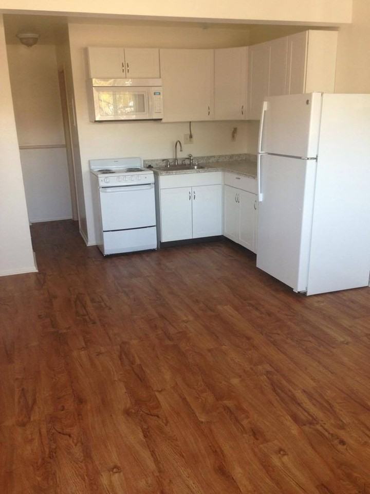 715 Parker Street - Photo 3 of 4