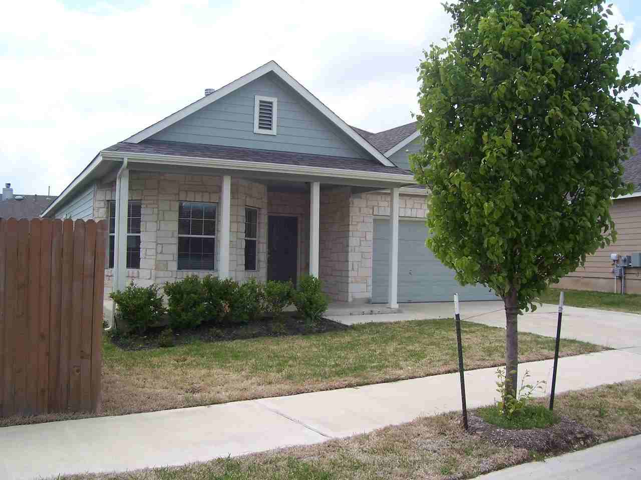 1026 Boxwood Loop - Photo 3 of 27