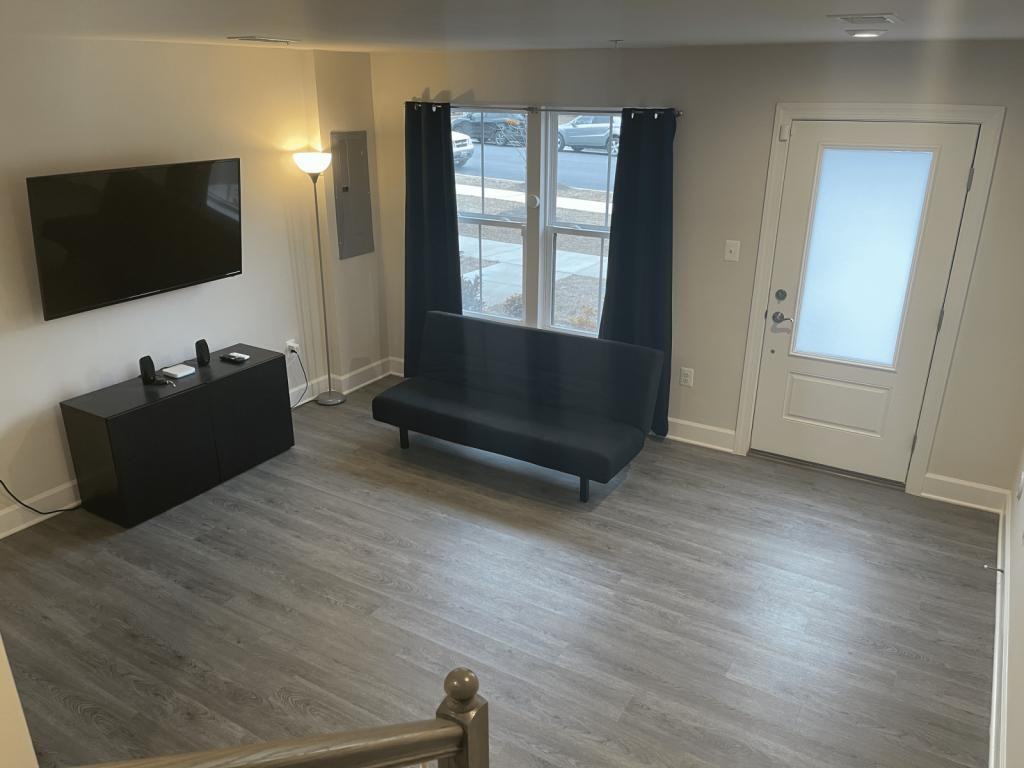 307 Phoenix Dr - Photo 3 of 40