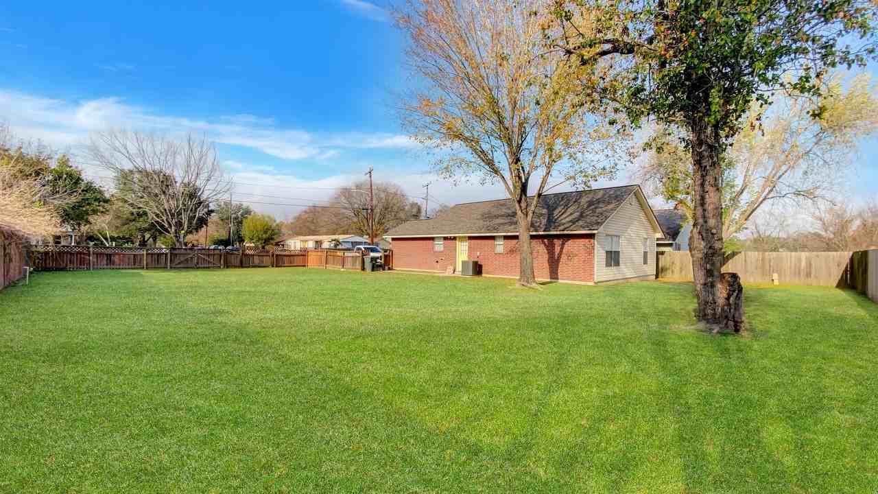 505 Dean St - Photo 3 of 13