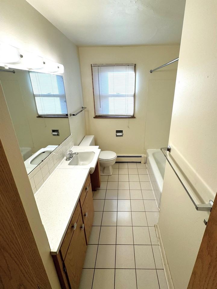 321 Pawling St #2 - Photo 3 of 11