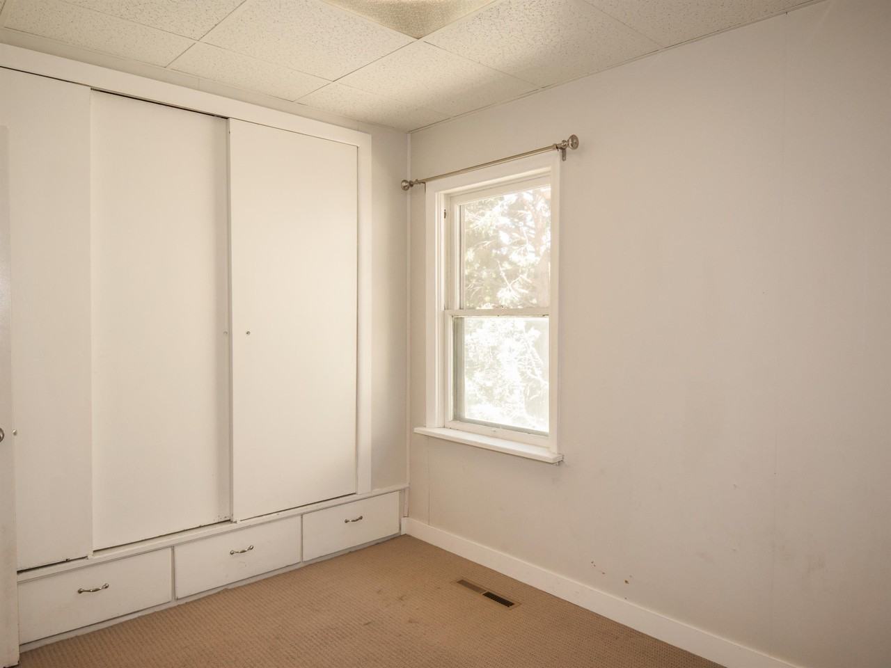 374 Southwest St - Photo 3 of 15