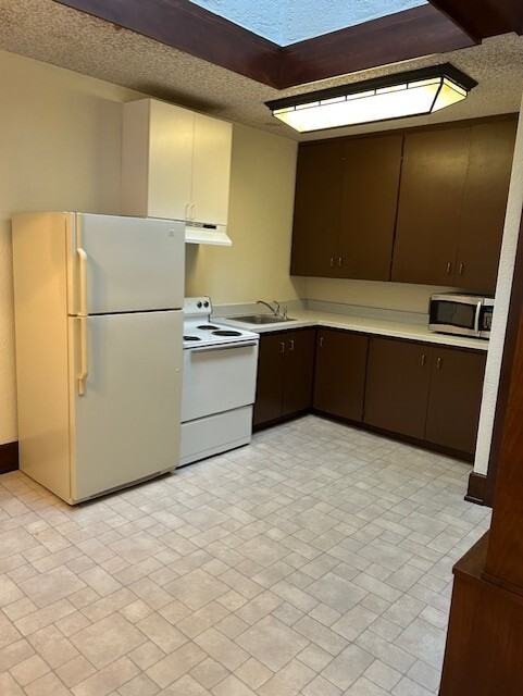 119 1/2 N 28th St #3 - Photo 6 of 10