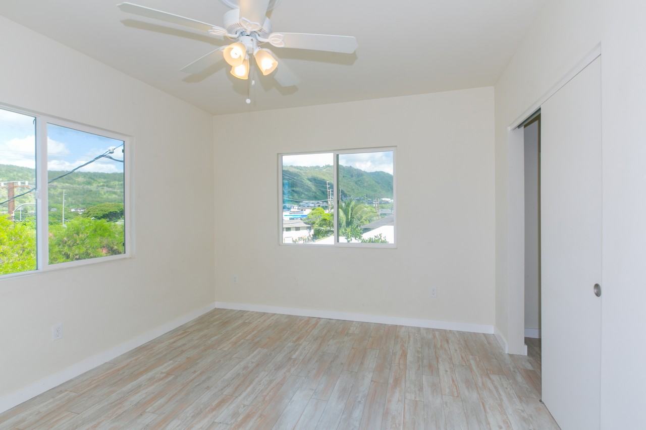 1915 Kalihi St - Photo 4 of 10