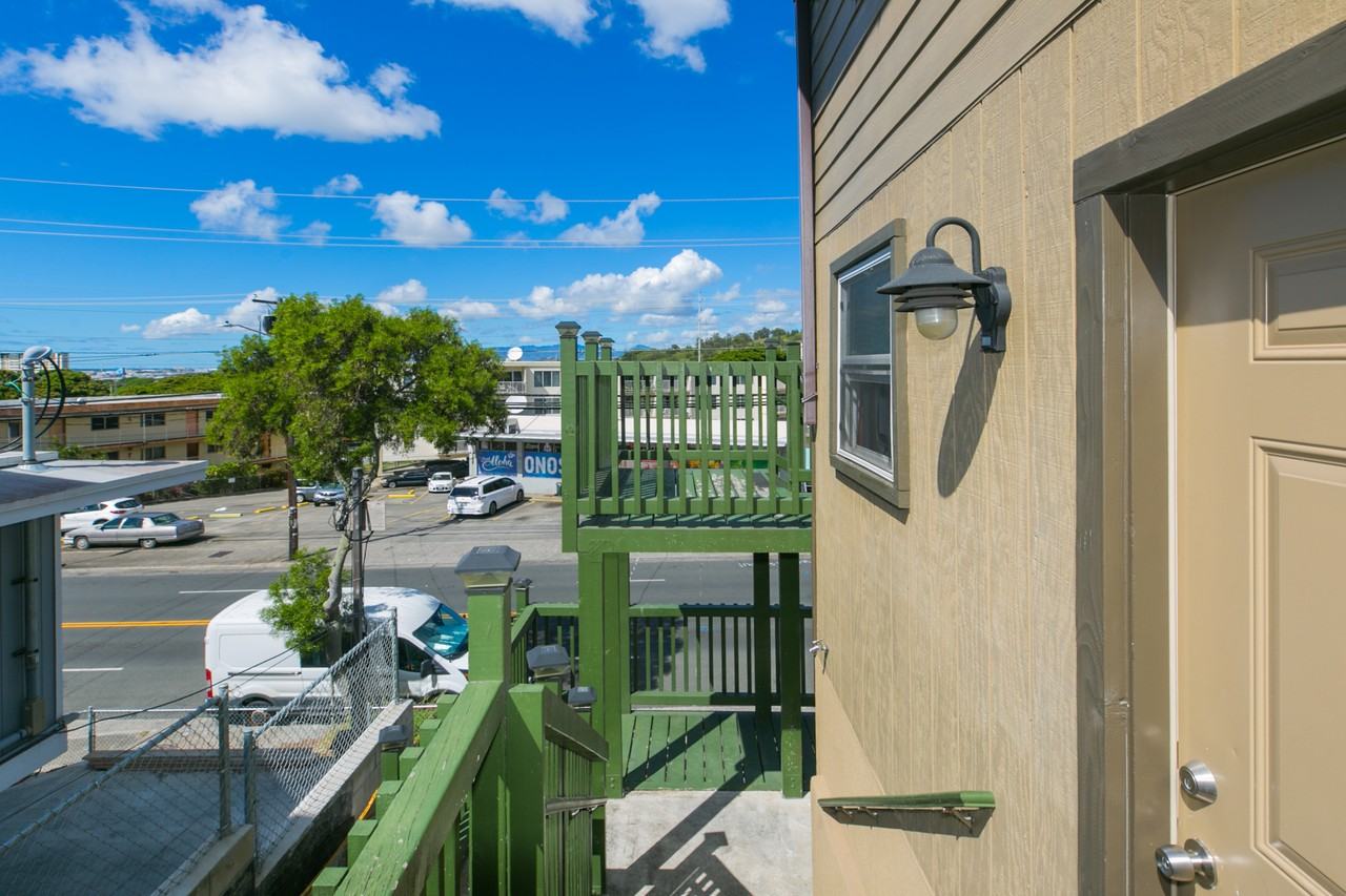 1915 Kalihi St - Photo 3 of 10