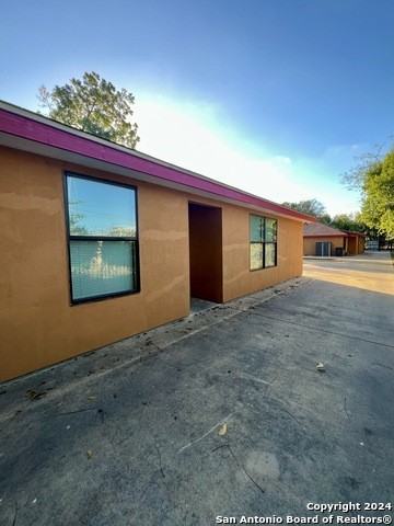 1721 Quintana Rd #101 - Photo 5 of 29