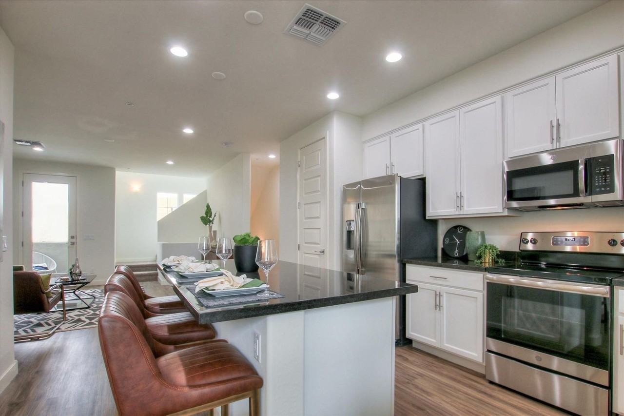 8th & Row - Photo 6 of 43