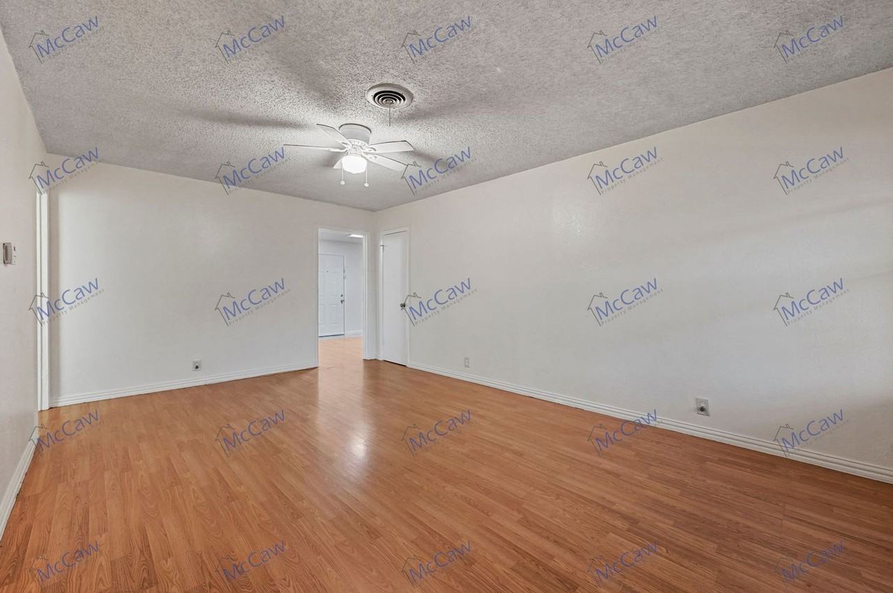 3532 Hilton Dr - Photo 4 of 18