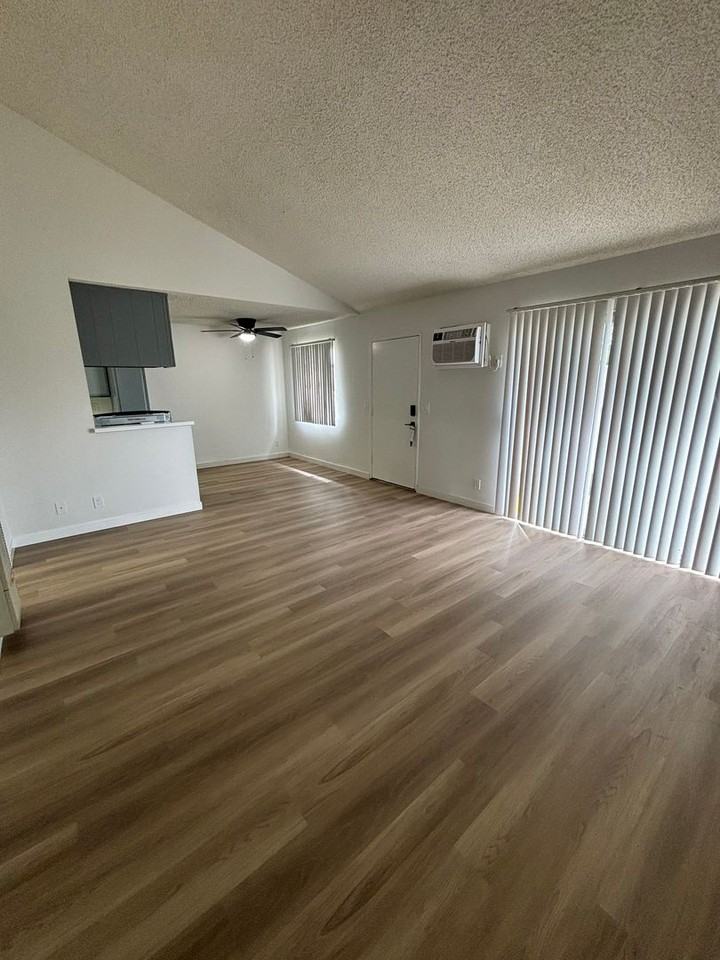 WOODCREST APARTMENTS - Photo 6 of 24