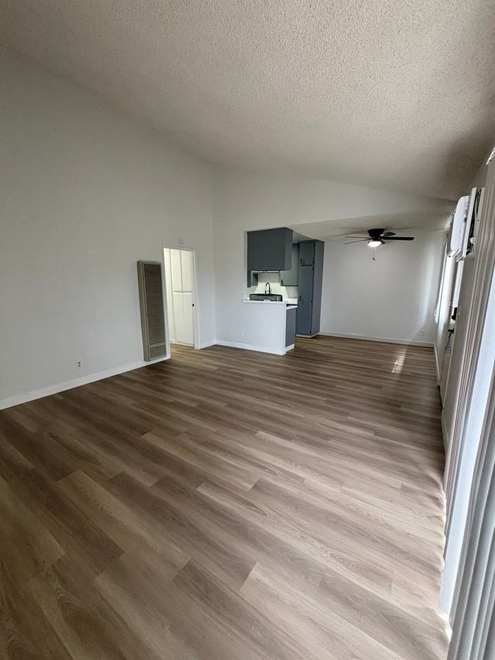 WOODCREST APARTMENTS - Photo 7 of 24