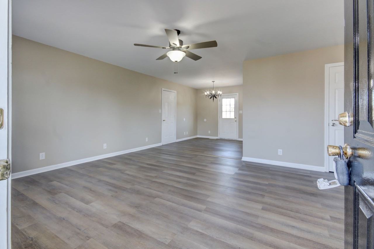 1489 Mcclardy Rd - Photo 7 of 28