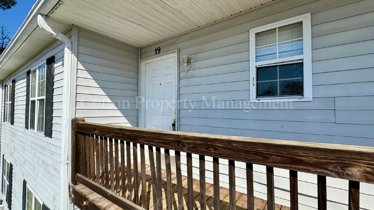 315 S Dudley St #19 - Photo 3 of 26