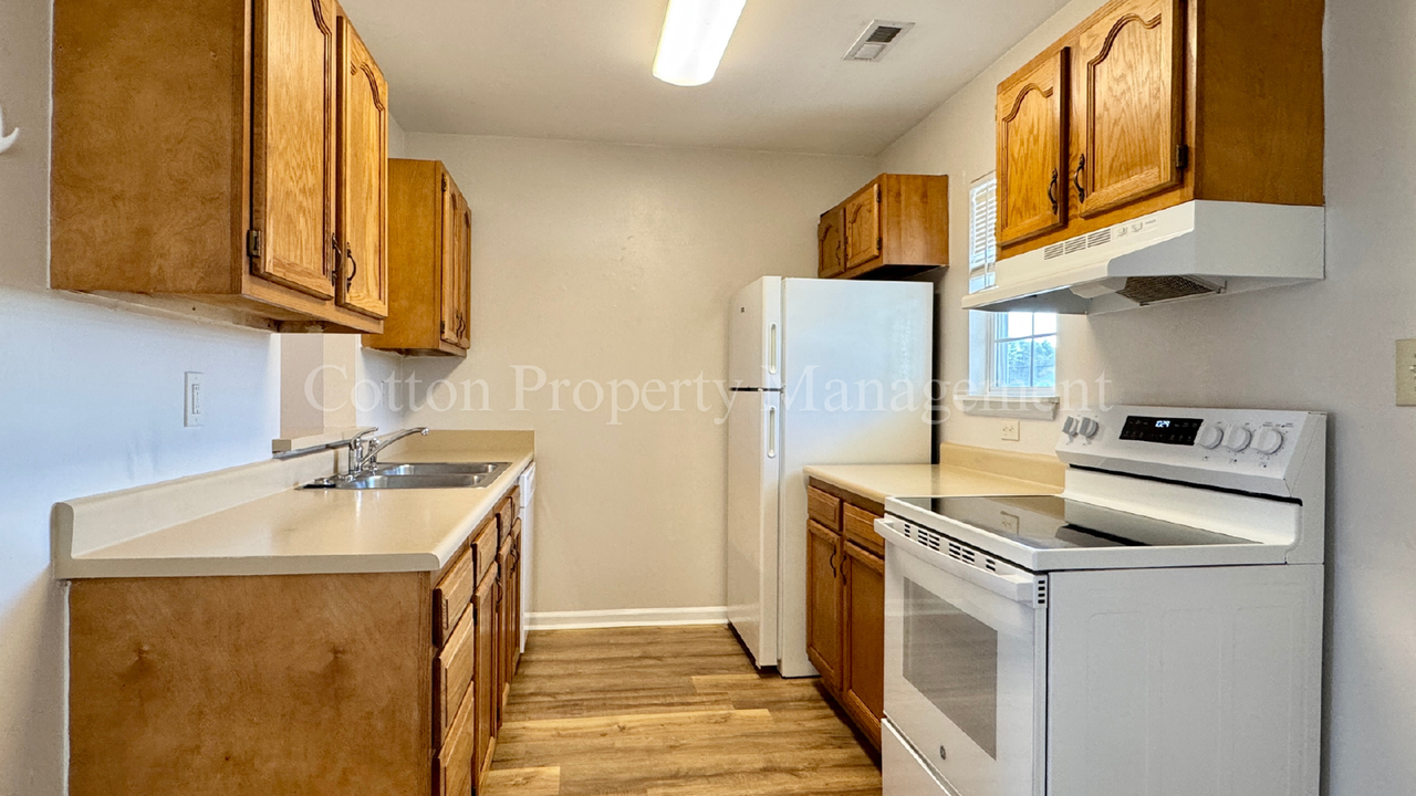 315 S Dudley St #19 - Photo 4 of 26