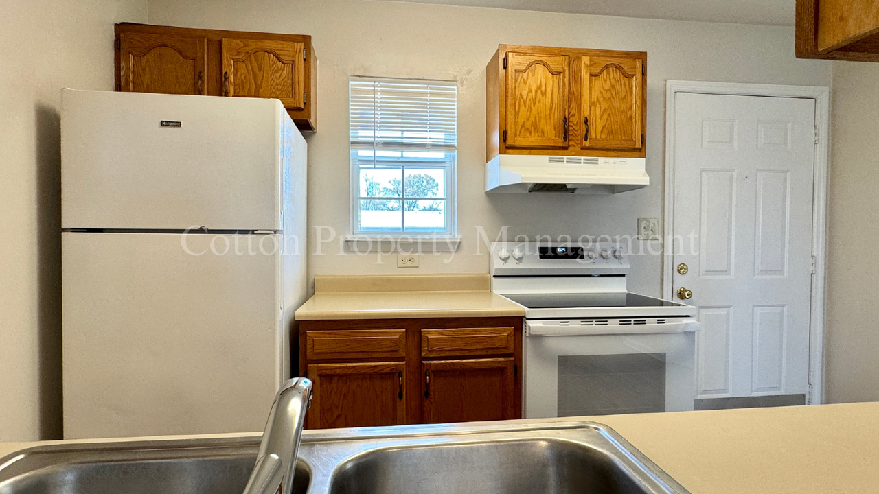 315 S Dudley St #19 - Photo 7 of 26