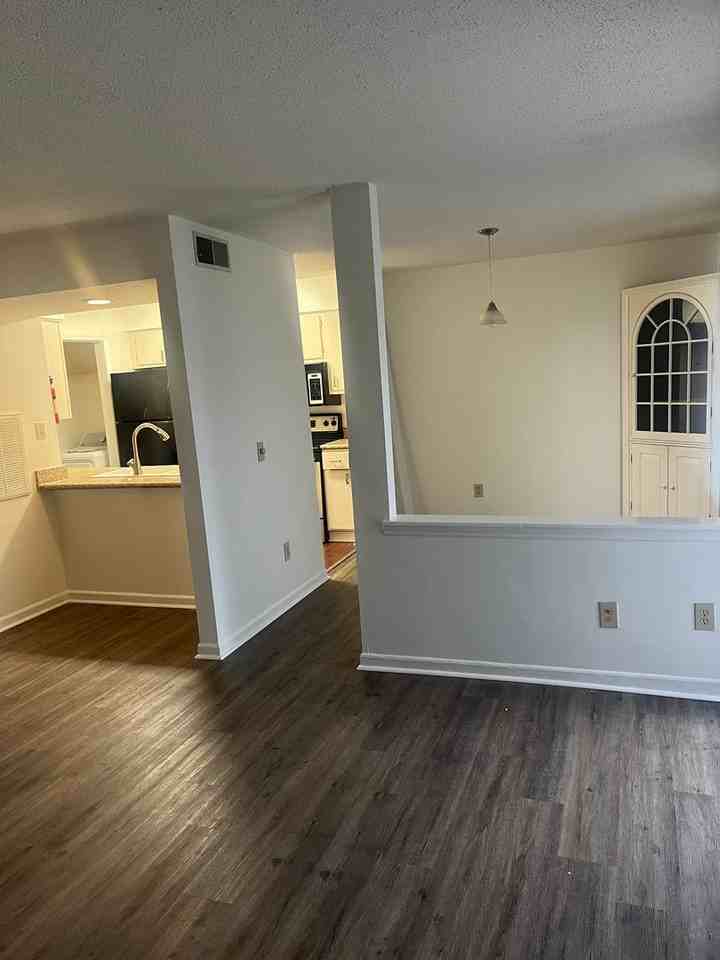 10921 Harrowfield Rd - Photo 3 of 14