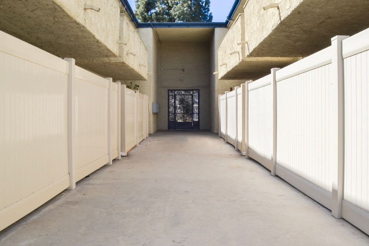 Barrymore Apartments - Photo 4 of 4