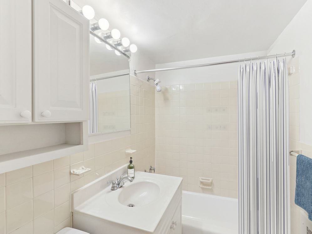 The Statesman - Photo 6 of 19