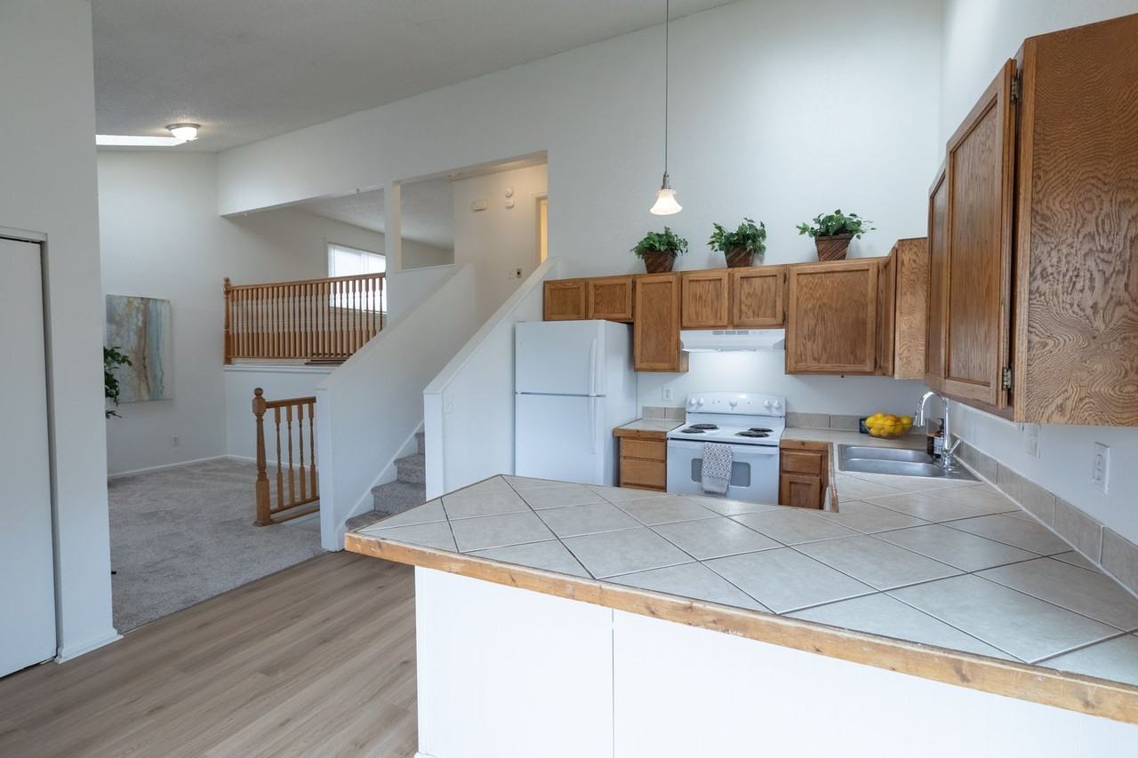 520 Wamsley Way - Photo 3 of 29