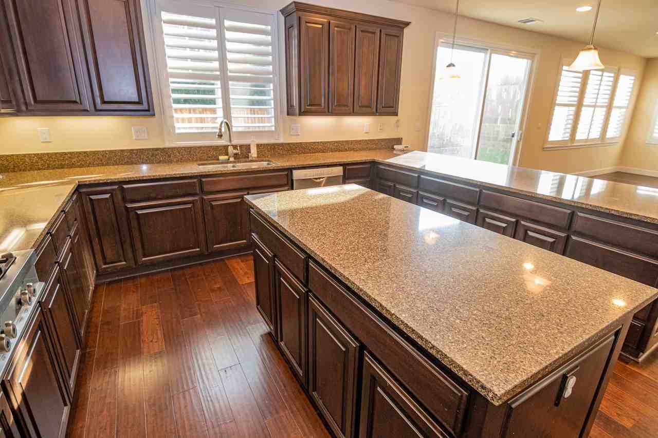 2744 Valley Oak Pl - Photo 3 of 39