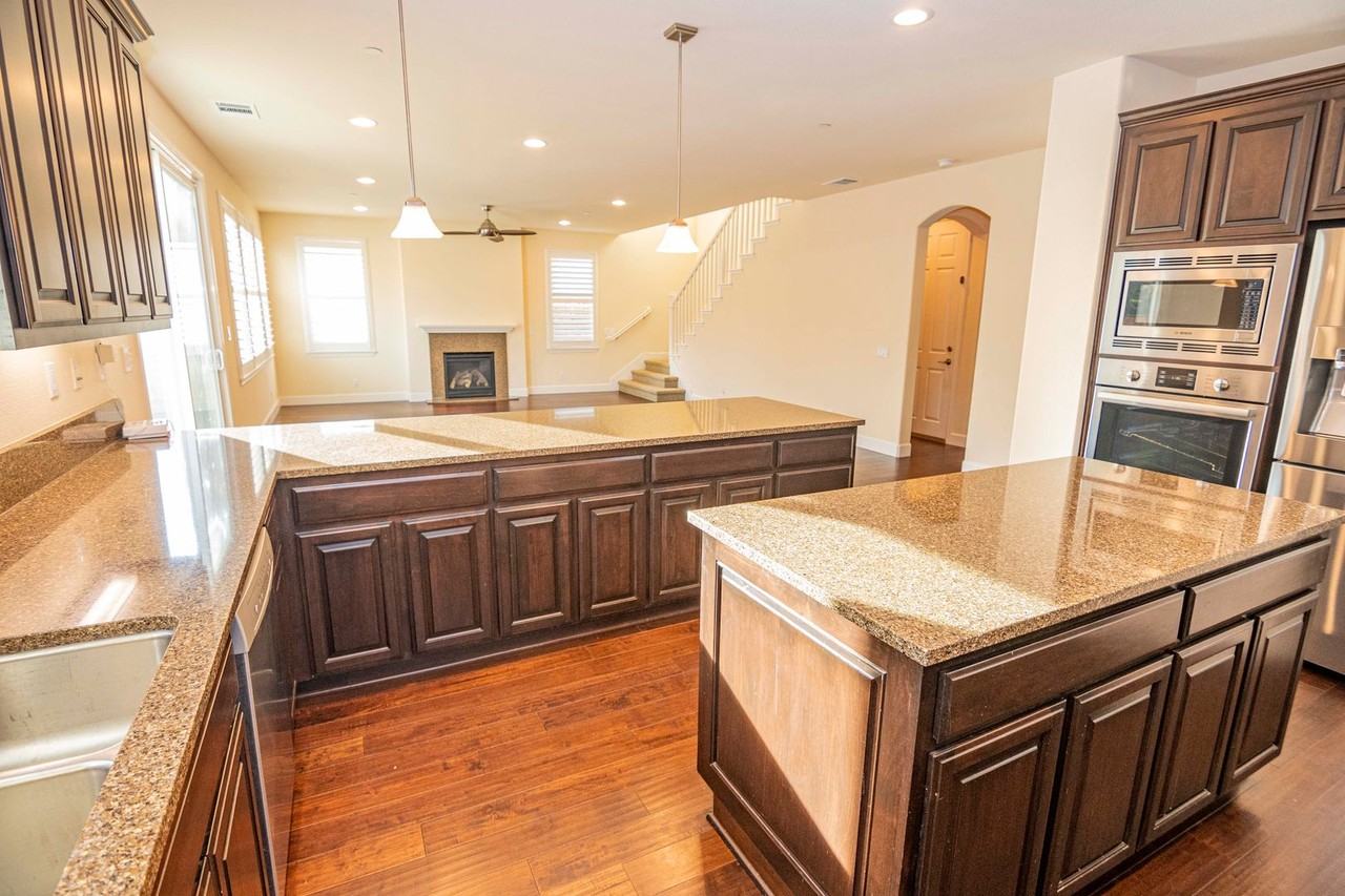 2744 Valley Oak Pl - Photo 5 of 39