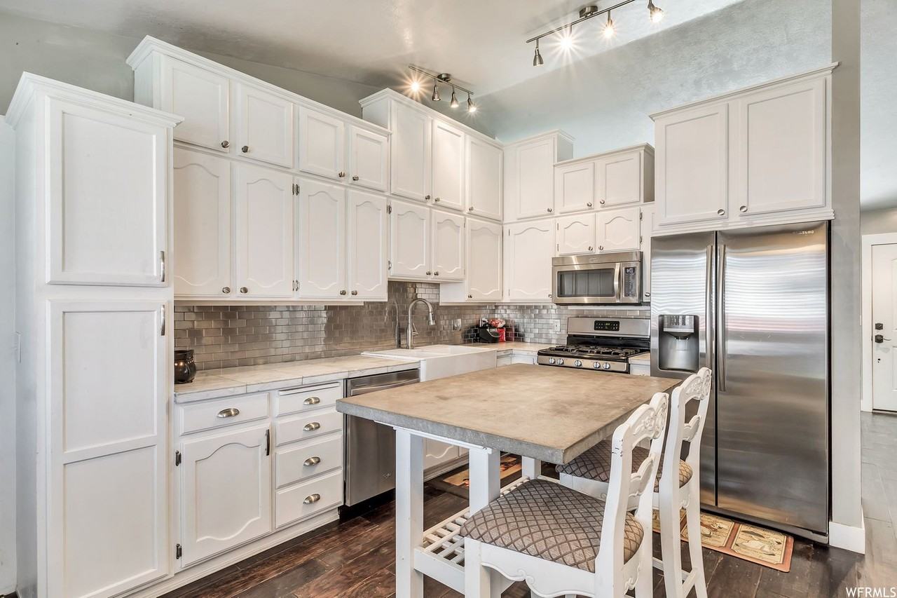 3354 S 5475 W - Photo 2 of 20