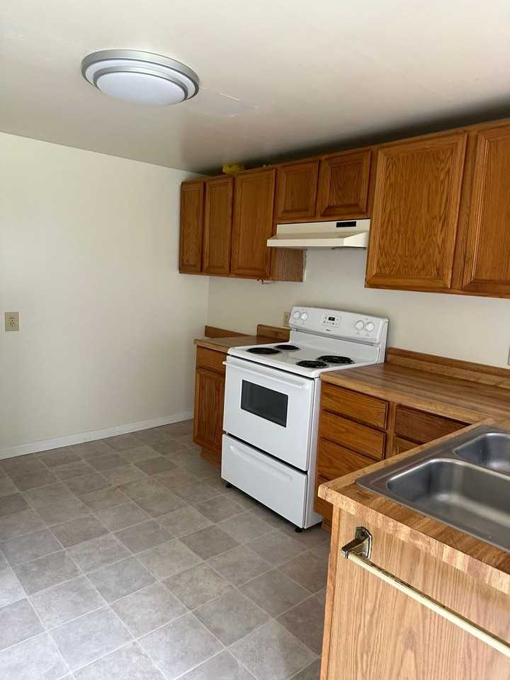 1043 W Nevada Ct - Photo 5 of 10