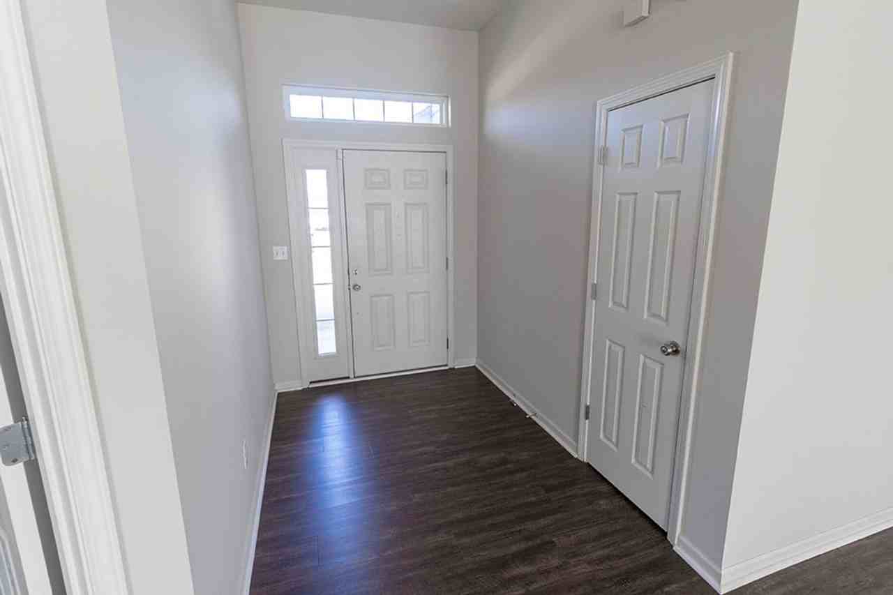 202 Kenya Ct - Photo 2 of 36