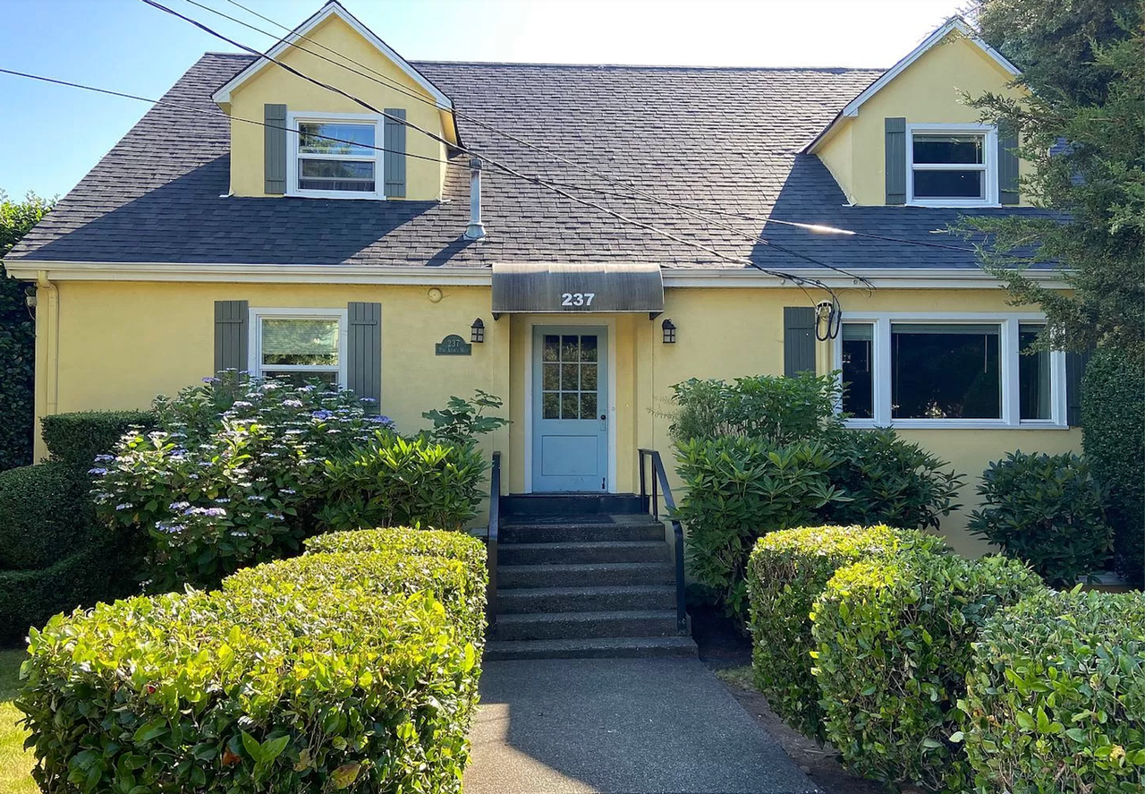 Waverly Court - Photo 2 of 3