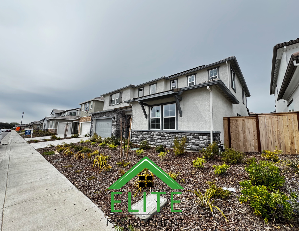 3041 Palo Alto St - Photo 2 of 26