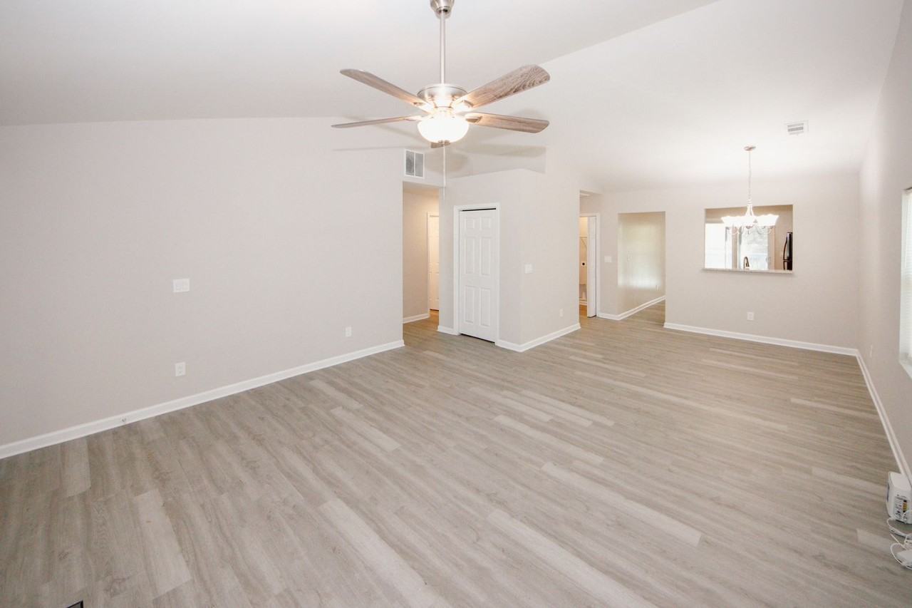 4225 Wingfoot Ct - Photo 3 of 25