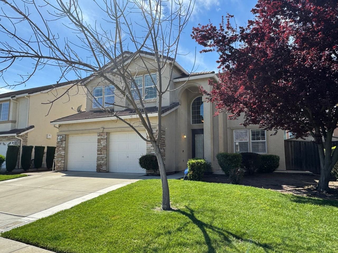 10223 Reflection Ln - Photo 2 of 44