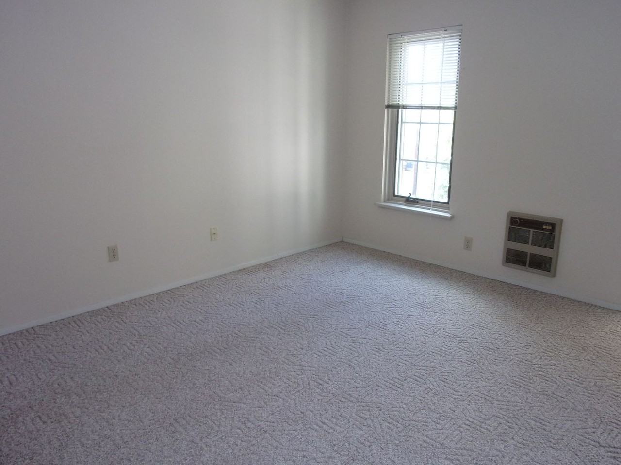 096 - Old Pi Phi House - 3002 NW Harrison Blvd. Corvallis, OR 97330 - Photo 3 of 22