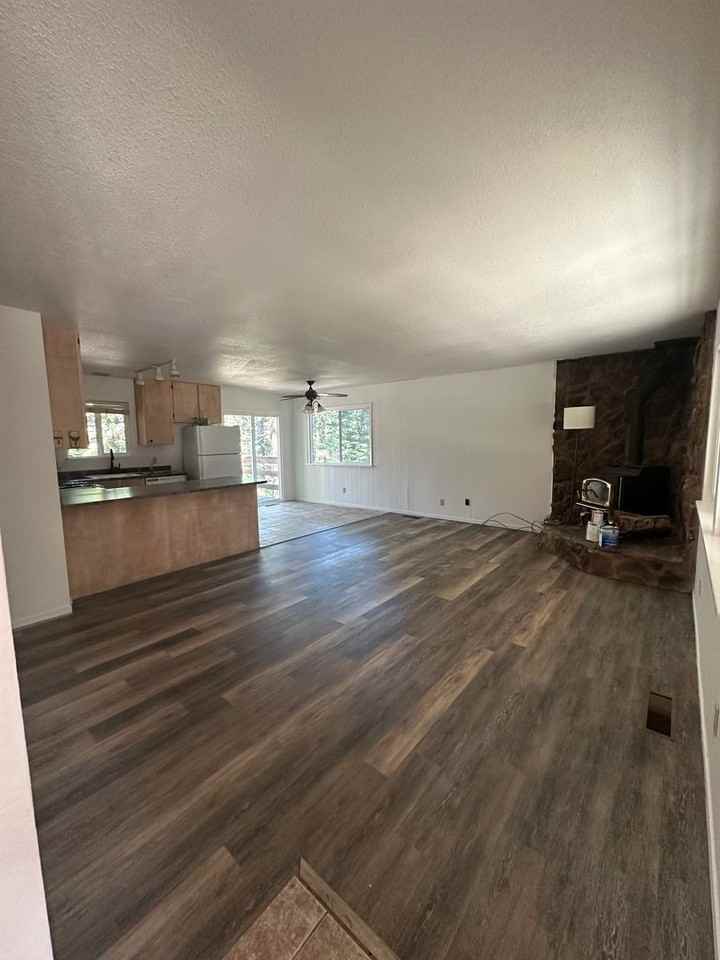 897 Julie Ln - Photo 2 of 10