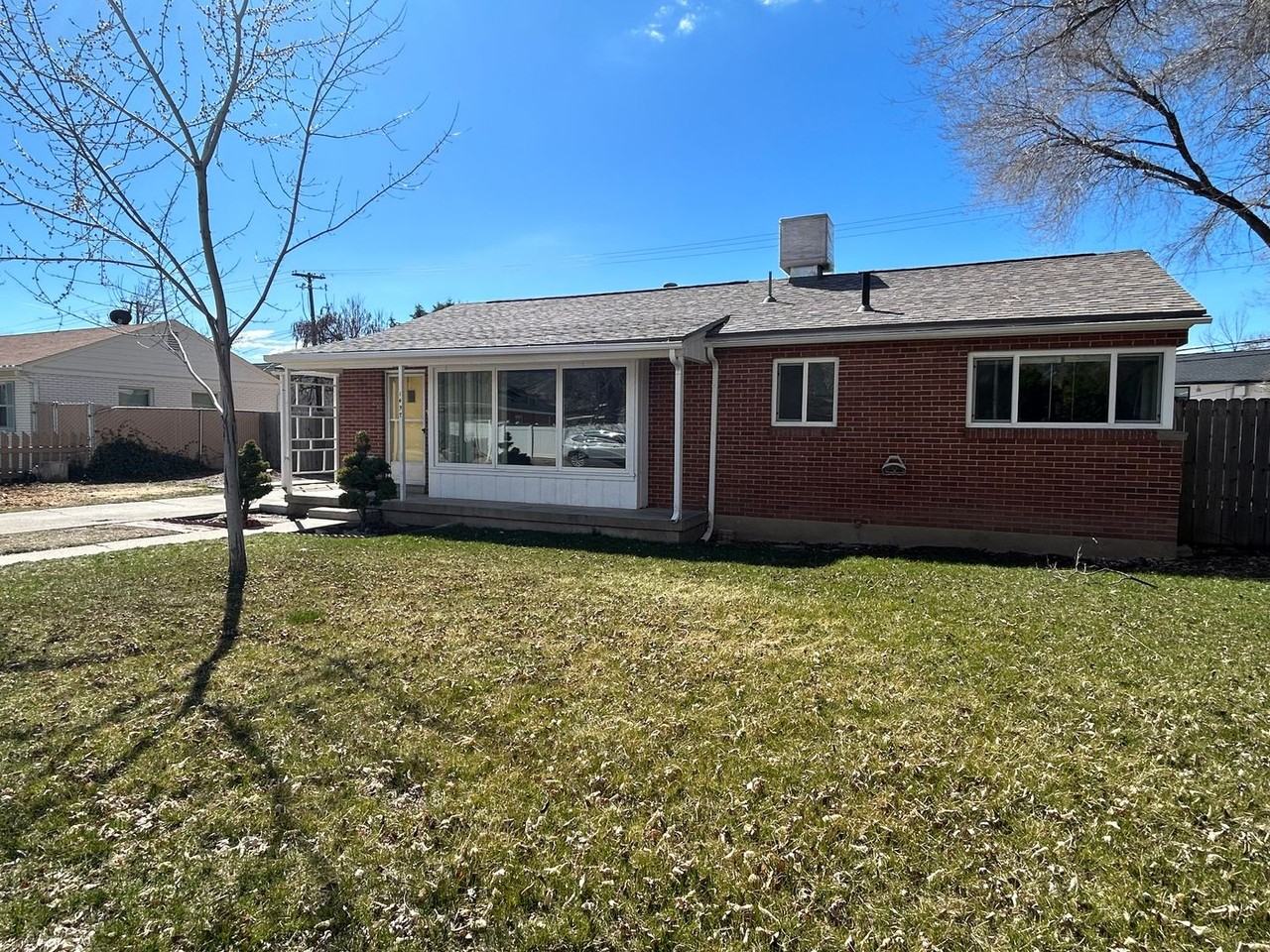 1497 N 380 W - Photo 2 of 21