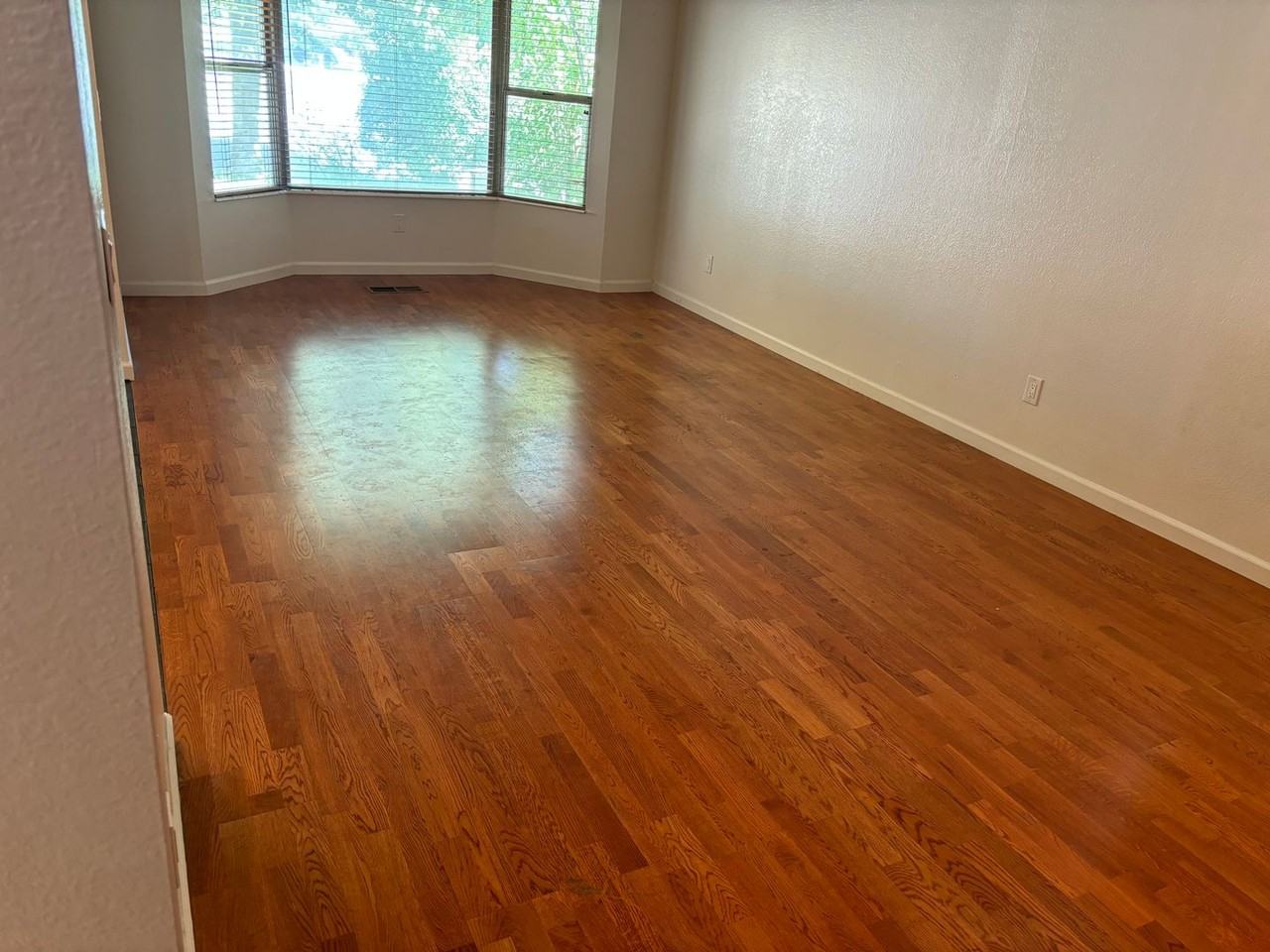 1329 Kendal Ct - Photo 5 of 27