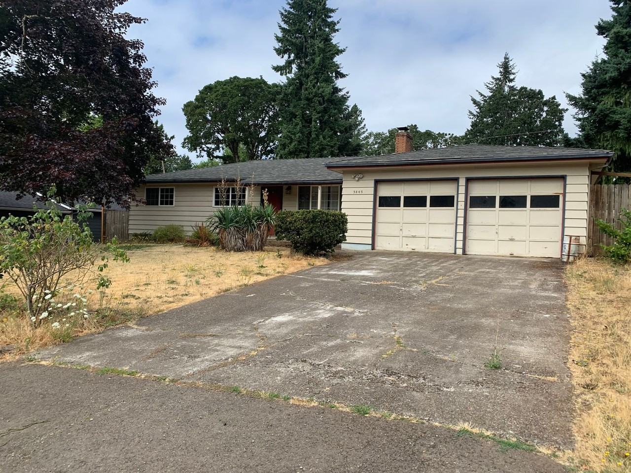 3843 Tulare Ave S - Photo 2 of 18