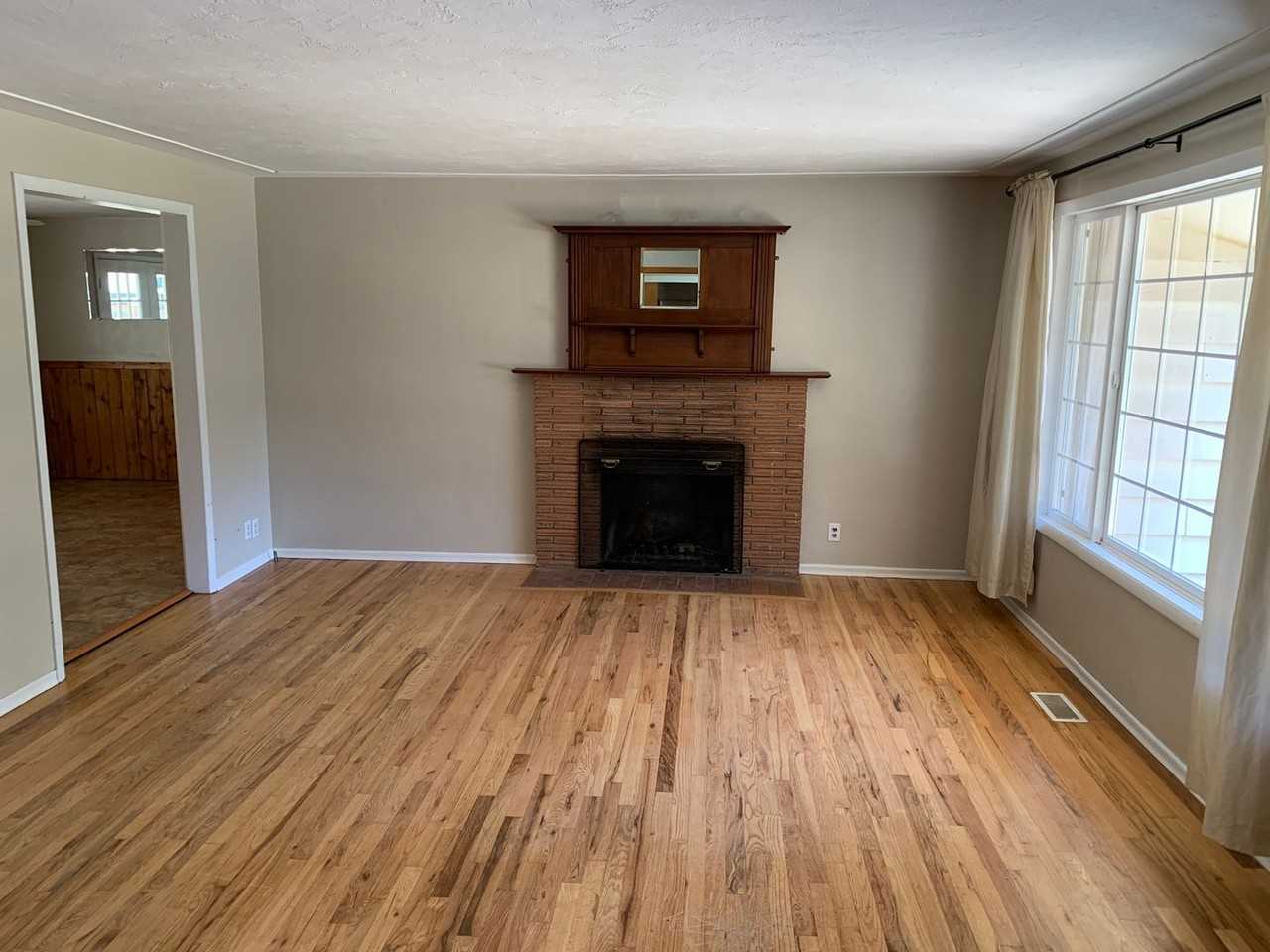 3843 Tulare Ave S - Photo 3 of 18