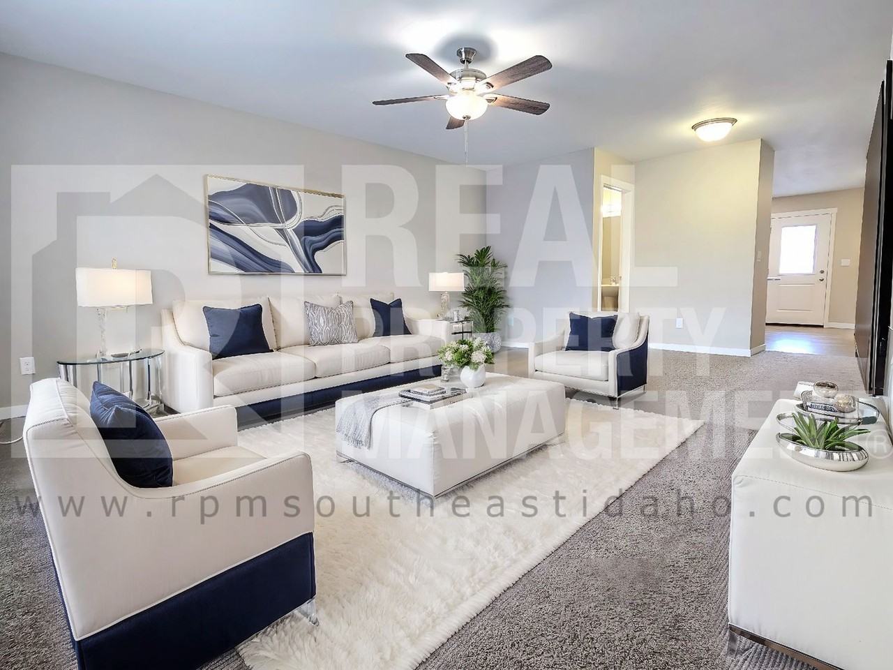 556 Trails End - Photo 2 of 23